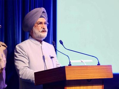 Maintain 'BRICS-level' cleanliness standards year-round: Delhi LG to NDMC