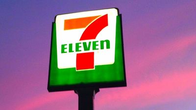 ‘Trying to stay calm’: Hispanic man was shortchanged at 7-Eleven. Then the worker absolutely loses it and calls ICE