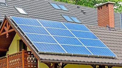 ‘Sunlight salary’: Exactly how much solar panels knock off your energy bills – even under grey skies
