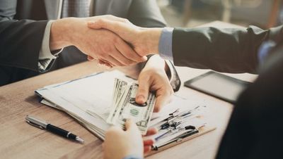 8 Purchases Wealthy People Pay Cash For—And the Interest Math That Explains Why