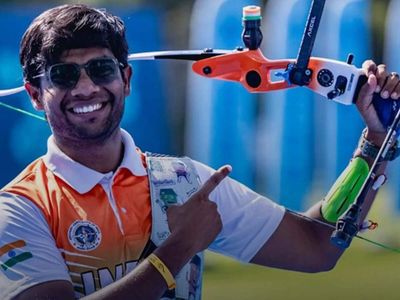 Dhiraj sets Asian Games record, tops recurve qualification; India finish second in team events