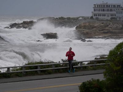 Roads flood in New Jersey, inundate some homes, as first major signs of nor'easter take shape