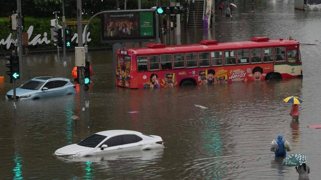 Got Rained On Floods Disrupt Bangkok Life: torrential rain turns…