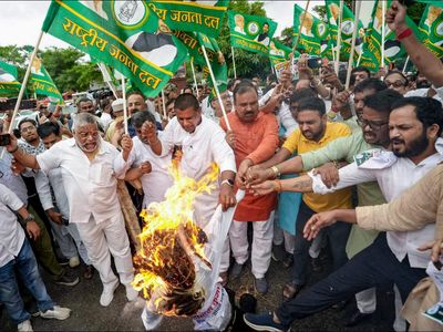 RJD stages protest in Ranchi, seeks CEC Gyanesh Kumar's resignation