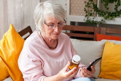Taking Several Medications After 65? These 7 Questions Are Worth Asking Your Pharmacist
