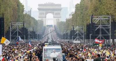Giáo hoàng Leo XIV cử hành thánh lễ ngoài trời ở Paris với khoảng 800.000 người tham dự