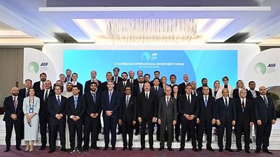 Azerbaijan agrees multi-billion-dollar deals with investment giants