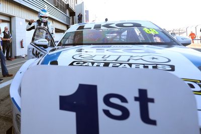 BTCC Silvestone: Doble inherits win with Moffat penalty, Sutton made to wait for title