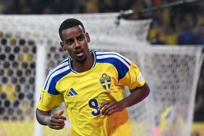 Liverpool confirm new injury worry as Alexander Isak forced to miss next three games