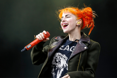 Paramore Star Hayley Williams Tells Crowd 'I Got Ice in My OJ' Before Shouting 'Free Palestine' Live