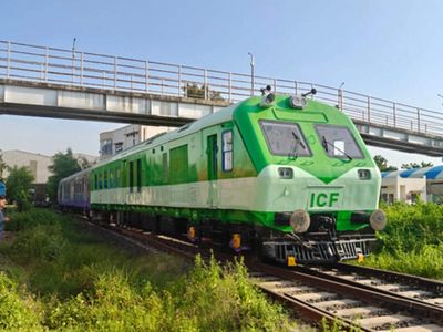 India’s first LNG-powered train is here: 1,400 HP power cars to replace nearly 40% of diesel use while cutting carbon dioxide, nitrogen oxides & particulate emissions