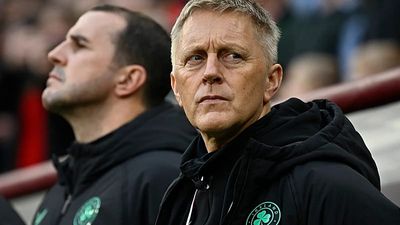 Ireland team to wear black armbands as players vote to go ahead with Israel game