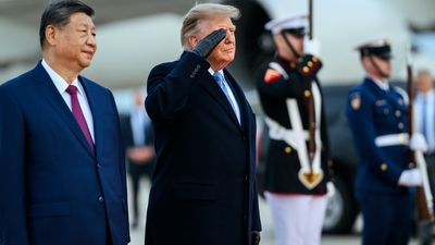 Resurfaced clip shows Trump saying he’d serve Xi Jinping a McDonald’s hamburger instead of a dinner. Then he hosted him a lavish state dinner