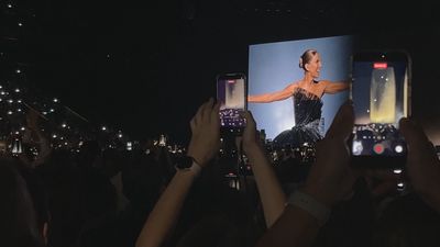 Behind the scenes of Céline Dion's high-tech comeback