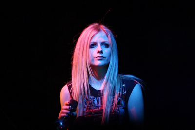 Avril Lavigne Body Double Rumour: Singer Calls Theory 'Dumb'