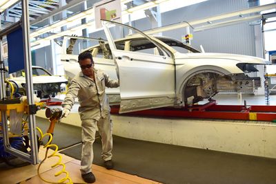 USMCA Talks Delayed Again: What It Means for Mexican Auto Jobs and Car Prices
