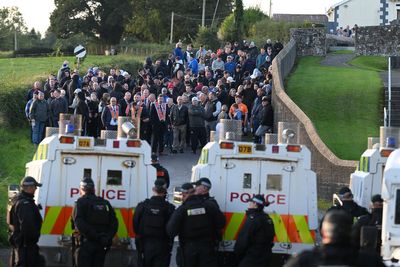 Drumcree standoff: Northern Ireland Secretary calls for calm as thousands of protesters block Orange Order march
