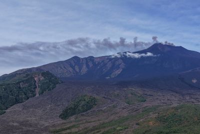 Popular Italian airport closed for third straight day amid Mount Etna volcanic activity