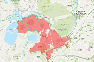 Thousands of homes without water in London and Surrey after major pipe bursts