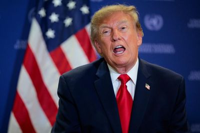 As the US midterms approach, Trump’s boasts on the economy fall flat with voters