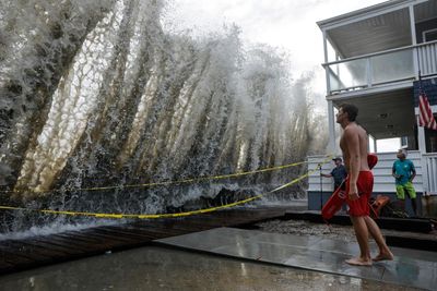Concern mounts over slow-moving, planetary-scale ‘Kelvin’ wave heading for California