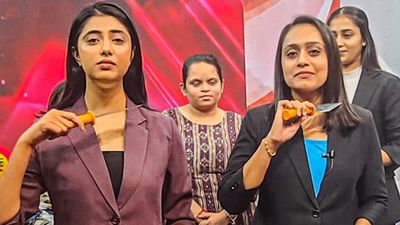 Why did a Bajrang Dal leader hand out trishuls in a Gujarat newsroom?