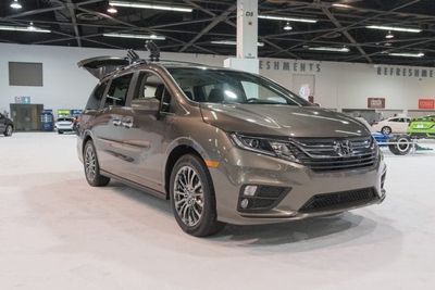 NHTSA Reviews Airbag Concerns in 2011–2017 Honda Odyssey Minivans
