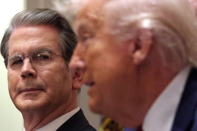 Trump has filled his Cabinet with ‘head-nodders’ who are just there to smile and carry out his whims