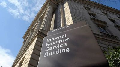 Do banks report deposits over $10,000 to the IRS? What really happens when you cross the cash reporting threshold