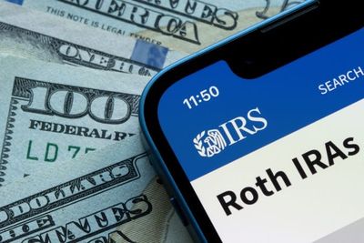 Roth Contributions in Your Peak Earning Years: The Bracket Math That Can Cost You Thousands in Retirement