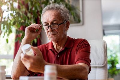 Still Taking That Old Prescription? Check These 5 Things Before Your Next Dose