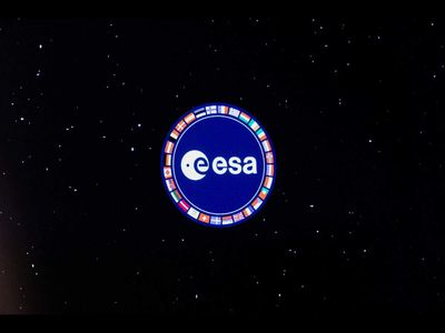 In 2023, a spacecraft was launched to explore the largest planet in our solar system and its icy moons in depth. Eight years later, it will finally reach its target