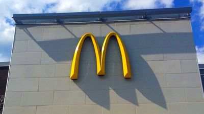 McDonald’s is facing a lawsuit over the McRib. Plaintiffs claim the sandwich doesn’t actually contain rib meat: ‘Materially misled’