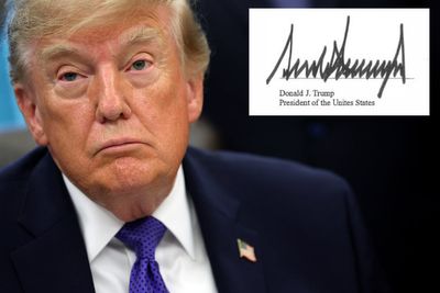 Trump mocked for embarrassing spelling error on ‘super intelligence’ pact