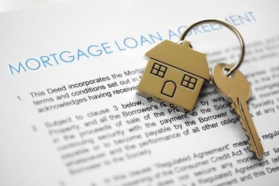 The Mortgage Market Is Sending Two Opposite Signals—Here’s What Buyers Should Know
