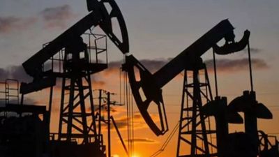 US crude oil output rose in July, while petroleum demand declined, EIA says