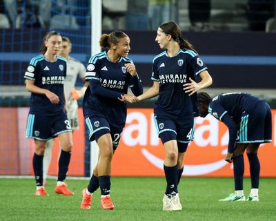 Leah Williamson blunder gifts Paris FC a point as Arsenal’s struggles continue