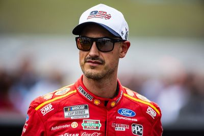 Joey Logano down but not out of NASCAR Chase after Kansas flat tire