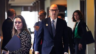 French government to lay out budget amid record-breaking public debt