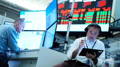 Oil hovers around $100 as US bonds suffer their worst quarter since 1994