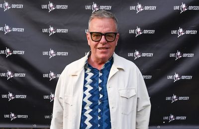 Suggs undergoes double knee replacement surgery