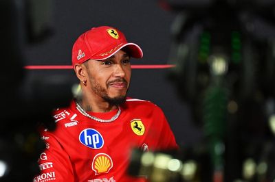 Hamilton strongly backs Vasseur amid Horner to Ferrari links