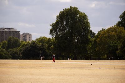 UK records one of its warmest Septembers on record, Met Office confirms