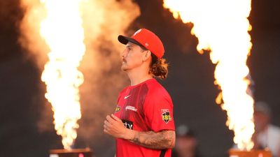 Australia call in two bolters for Tests with star hurt