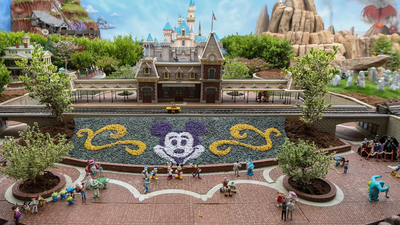 Anaheim architect built backyard Disneyland in 1999; 27 years later, it includes 350-LED show