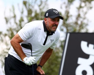 Phil Mickelson’s reps say he sought treatment for family trauma and addiction