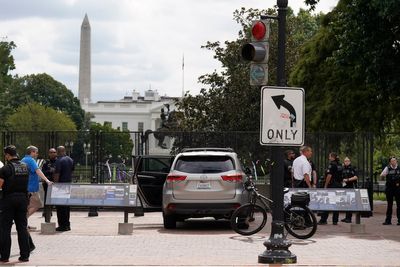 Federal panel gives final approval to new design for White House security screening center
