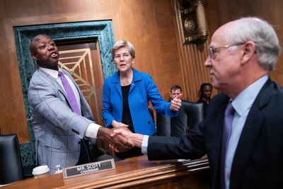 Rare out-of-session hearing draws top Banking Democrat’s ire