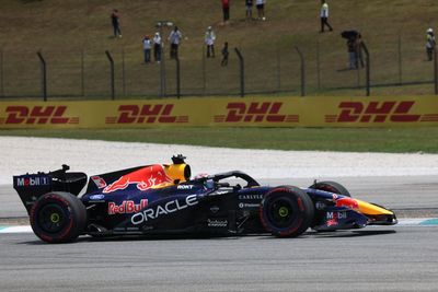 F1 Bahrain GP in Malaysia: Max Verstappen tops FP1