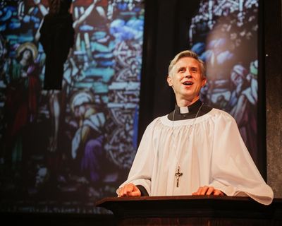 Murder Before Evensong review – the Rev Richard Coles’s village mystery squeezes into cosy theatre